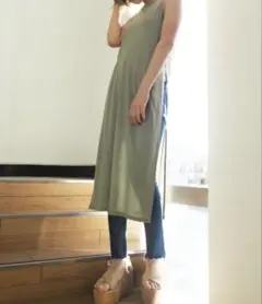 GYDA ロングスリットトップスのサムネイル