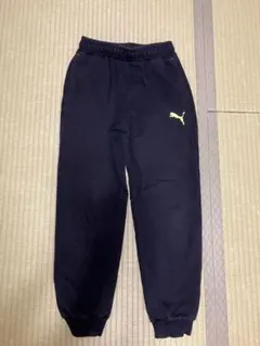 150cm プーマ　スウェットパンツ　黒