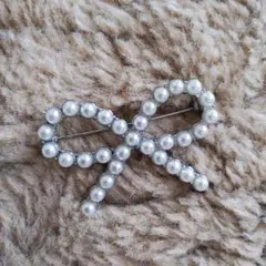 新品　リボン型　パール　ブローチ