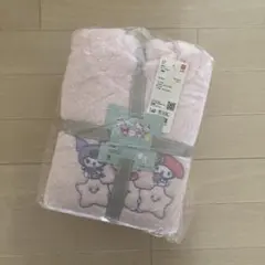 ユニクロ　ちいかわ&サンリオ フリースパジャマ