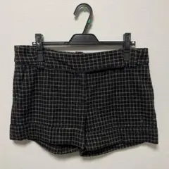 ウールのチェック柄ショートパンツ