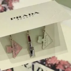PRADA チャーム 3個セットノベルティ 保護フィルム付き