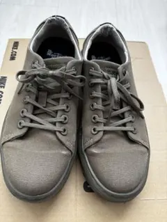 Dr. Martens キャンバススニーカー カーキのサムネイル