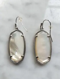2026年最新】Kendra scottの人気アイテム - メルカリ Kendra Scott マザーオブパール(白蝶貝)オーバル型ピアス