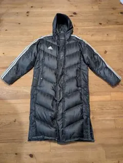 adidas ブラックダウンコート フード付き