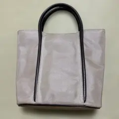 4℃ハンドバック光沢感のあるミニハンドバッグ ベージュ×ブラウン