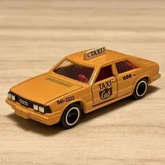 トミカ トヨタ カローラ セダン タクシー 梅田 No.32 1/61 - メルカリ