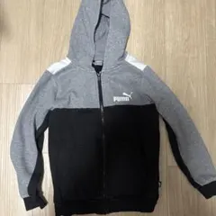 PUMA 裏起毛　フード付きパーカー 黒・グレー140cm