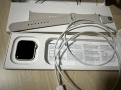 Apple Watch SE 2 (GPSモデル) 40mm スターライト