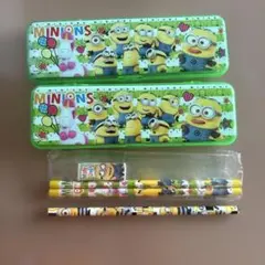 ミニオンズ　プラスチックケース　ペンケース　筆箱２個セット　鉛筆　消しゴム