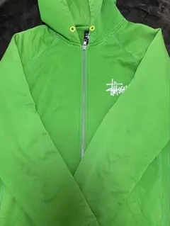 ストゥーシーのジップパーカーとNIKEのパーカーセット‼️