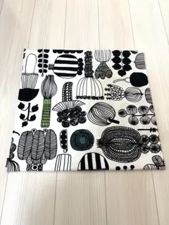 マリメッコ クッションカバー プータルフリン パルハート（最高の庭師）