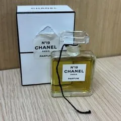 ☆シャネル　No.19 パルファム　14ml