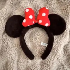 ミニーマウス カチューシャ 赤いリボン