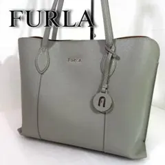 美品　フルラ トートバッグ　レザー　ヴィットリア ベージュ　レディースバッグ