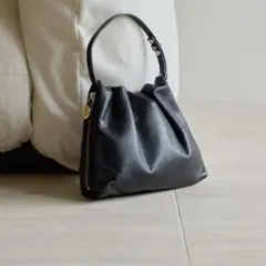 gemeil レザーワンハンドルバッグ　ブラック