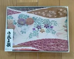 風呂敷 約70×70cm オレンジ色（サーモンピンク）のちりめん風の風呂敷