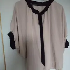 オシャレ♡ZARA BASIC ブラウス ベージュ・首周り，袖口，リボン黒