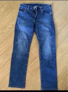 UNIQLO ダークブルースリムフィットジーンズ