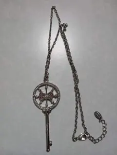 ハローキティネックレス

新品未使用です(^^)