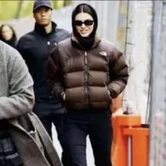 【超希少モデル！】美品！ケンダル・ジェ ンナー着用 ヌプシ ブラウン 茶色　M