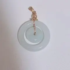 【新入荷】本翡翠保証‼️天然翡翠　子母平安ボタンペンダントトップ　J-6021