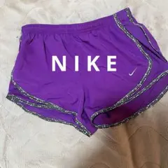 Nike Dri-FIT パープルショートパンツ Sサイズ