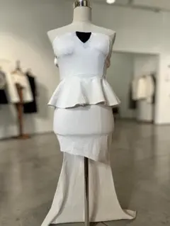 ホワイト ペプラムデザイン ナイトドレス