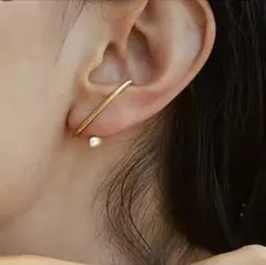 イヤーカフ風 ゴールドパールピアス