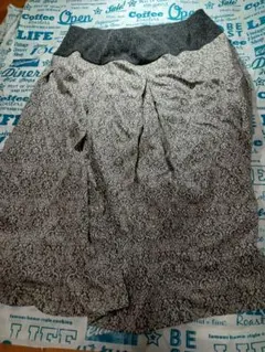 【売り】フレアひざ丈スカート 黒と白の模様