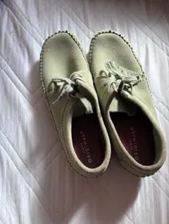 Clarks Originals スエード モカシン ベージュ メンズ - メルカリ