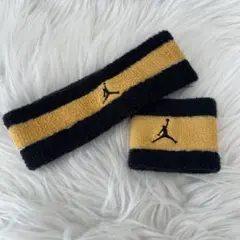 Item thumbnail for item 61097655-e528-406c-a093-49c1933cc9f3