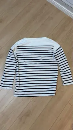 ユニクロ 白黒ストライプ 長袖Tシャツ