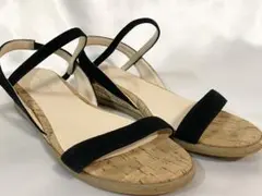 【美品】Viola&Emma 黒 スエード ストラップサンダルのサムネイル