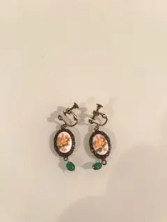 ビンテージ風 フラワーモチーフ イヤリング