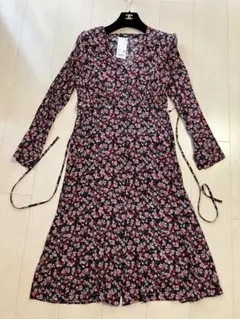 ユニクロ　ピンク色花柄プリントＶネックフレアワンピース　4990円　Lサイズ