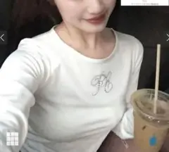 GRL刺繍入りホワイト長袖カットソー