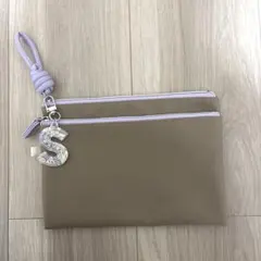 studio CLIPイニシャルチャーム付きポーチ
