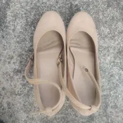 ベージュ ストラップ付きハイヒール