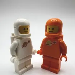 LEGO クラシック宇宙飛行士ミニフィグ 2体セット　オレンジ＆ホワイト　新品