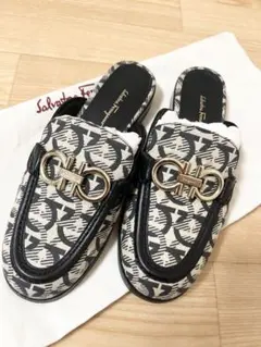 Salvatore Ferragamo ガンチーニ ミュール　23.5cmのサムネイル