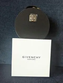 Givenchy ブラック ラウンドポーチ(新品)のサムネイル