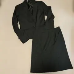 新社会人　ブラック ストライプ スカートスーツ