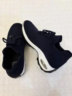 足楽　ネイビー ニットスニーカー エアクッション　23.5㎝