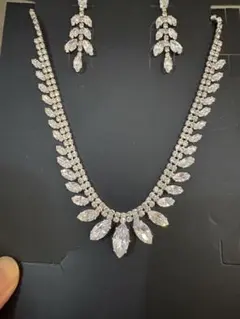 ブライダルネックレス　ピアスセット