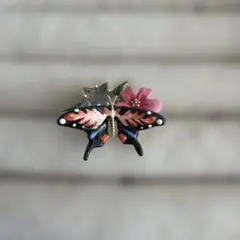 蝶と花のデザイン指輪のサムネイル