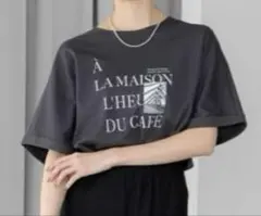 Elura サマ見えリラックスTシャツ チャコールグレーのサムネイル