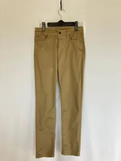 シューラルー　ベージュ スキニーパンツ ストレッチ素材