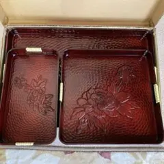 赤い漆器　トレー 牡丹柄　彫刻盆　3枚セット　大きなお盆
