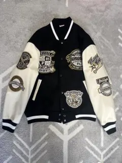 刺繍パッチ付きスタジャン 白黒